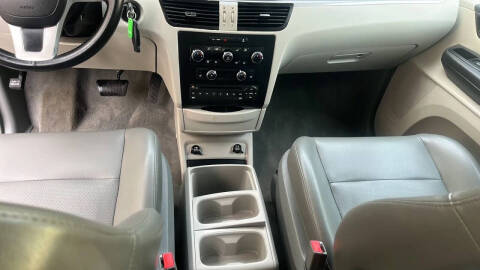 2012 Volkswagen Routan