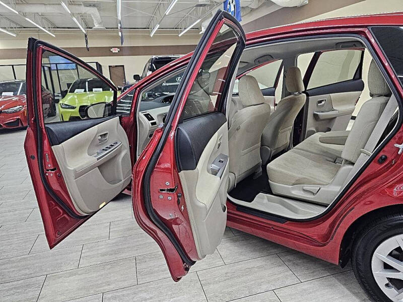 2012 Toyota Prius v Two