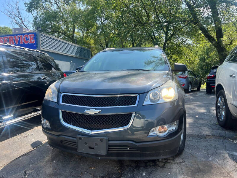 2011 Chevrolet Traverse for sale at Morelia Auto Sales & Service in Maywood IL