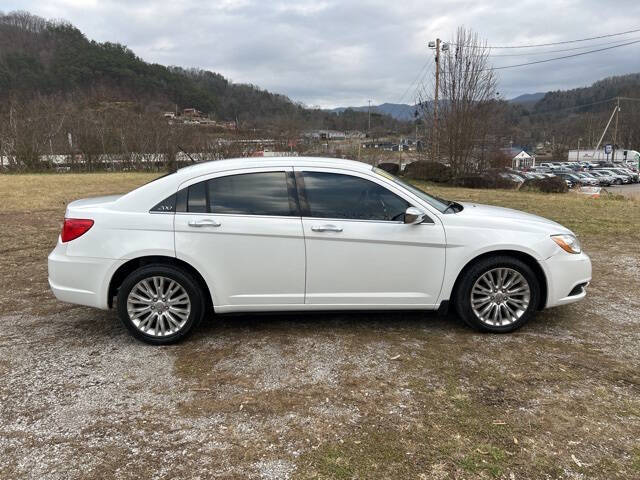 2011 Chrysler 200 Limited