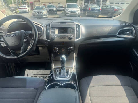 2017 Ford Edge SE