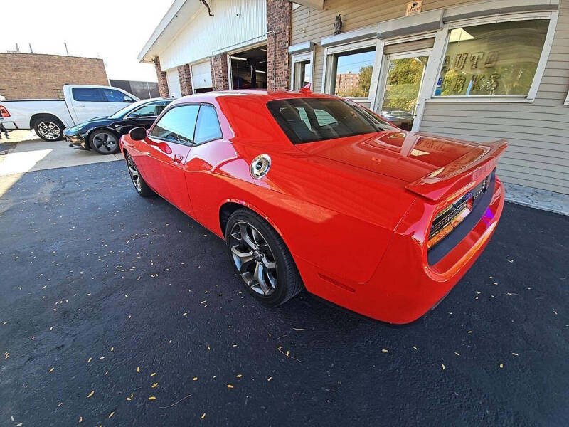 2015 Dodge Challenger SXT Plus