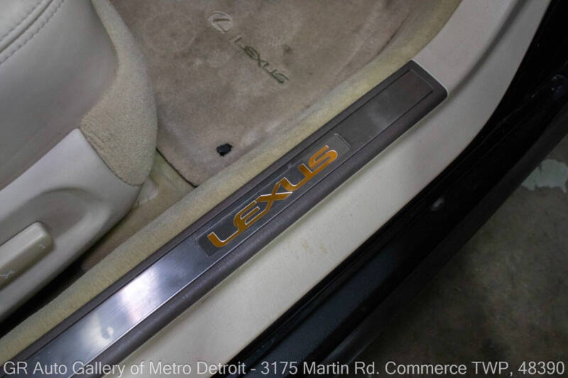 2004 Lexus SC 430