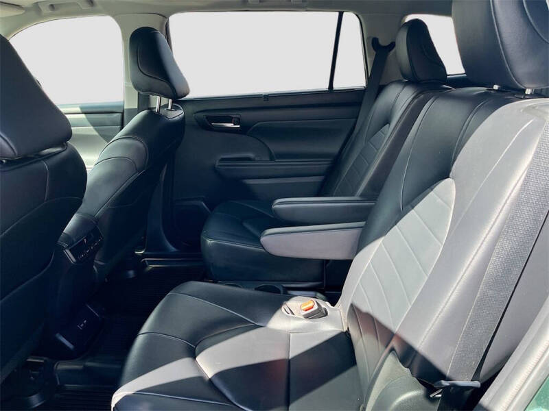 2023 Toyota Highlander Hybrid XLE