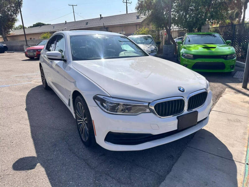 2019 BMW 5 Series 530e photo 4