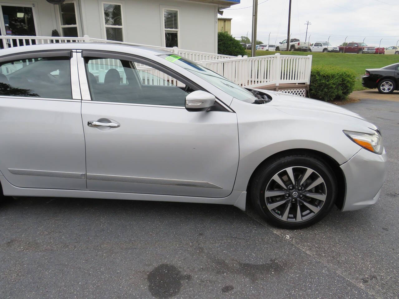 2017 Nissan Altima for sale at Colbert's Auto Outlet in Hickory, NC