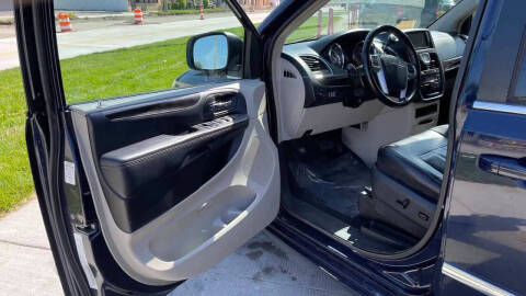 2014 Chrysler Town and Country Touring