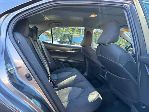 2020 Toyota Camry Hybrid LE