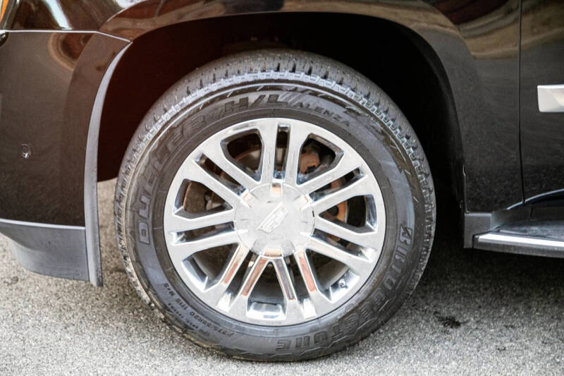 2018 Cadillac Escalade Standard