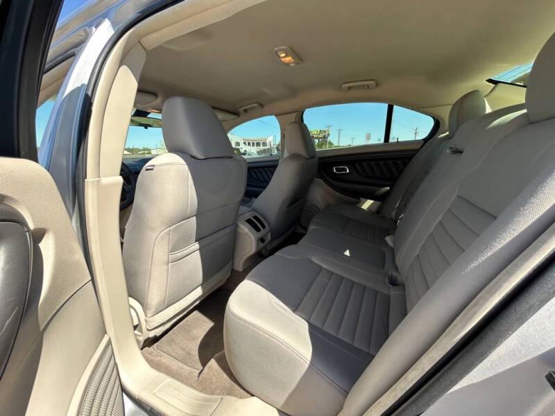 2011 Ford Taurus SE