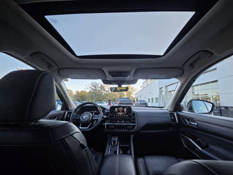 2024 Nissan Pathfinder Platinum