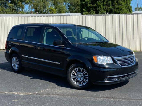 2016 Chrysler Town and Country for sale at Miller Auto Sales in Saint Louis MI