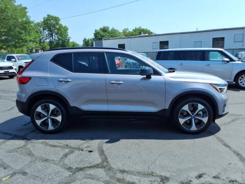 2026 Volvo XC40 B5 Plus