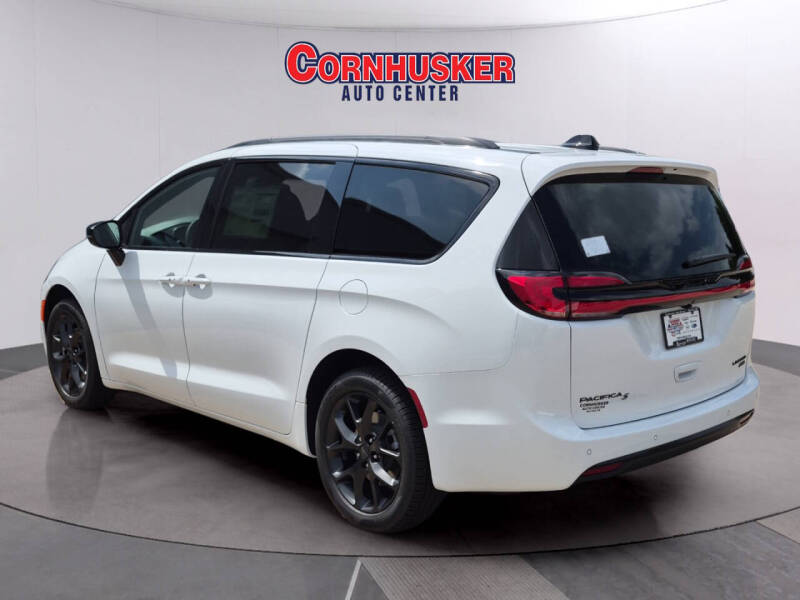 2027 Chrysler Pacifica Limited