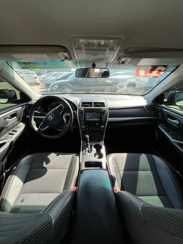 2017 Toyota Camry SE