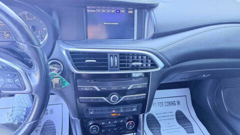 2018 Infiniti QX30 Luxury