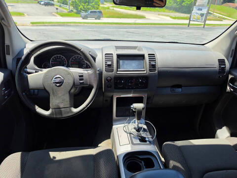 2012 Nissan Pathfinder LE