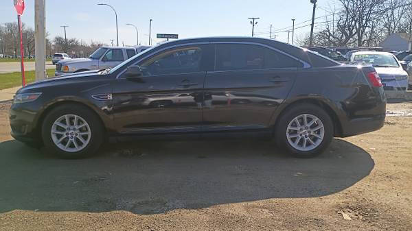 2014 Ford Taurus SE