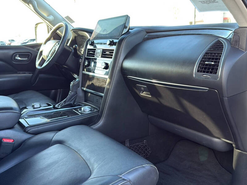 2023 Infiniti QX80 Luxe