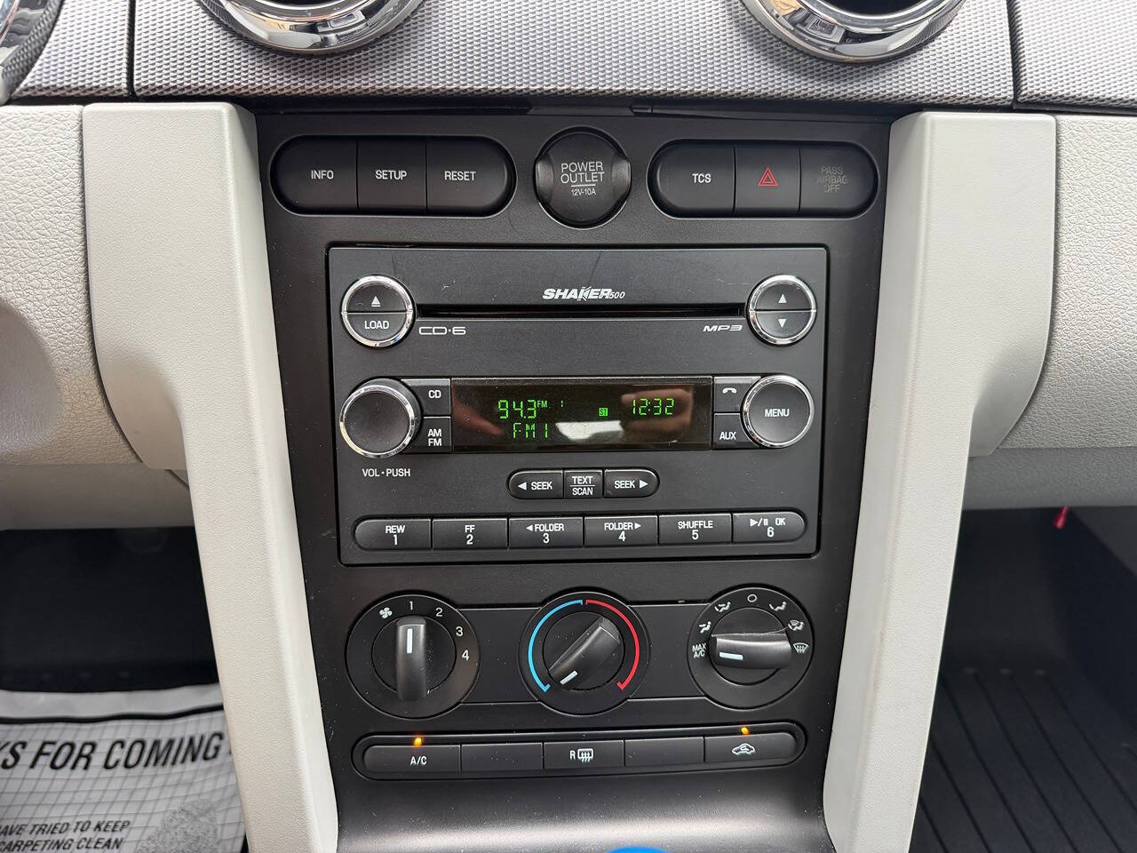 2008 Ford Mustang 8