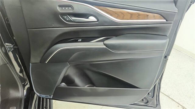 2023 Cadillac Escalade ESV Sport Platinum