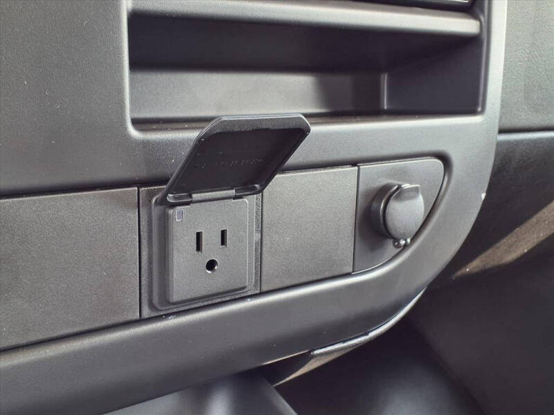 2025 Chevrolet Express 2500