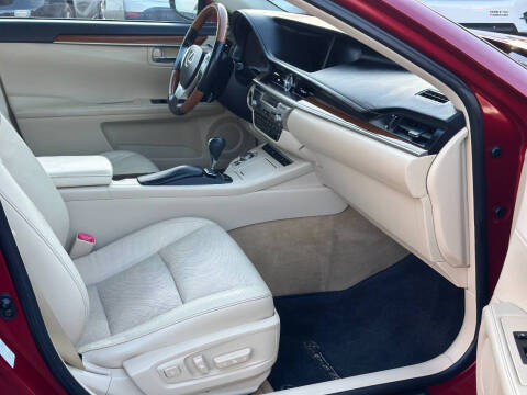 2013 Lexus ES 300h