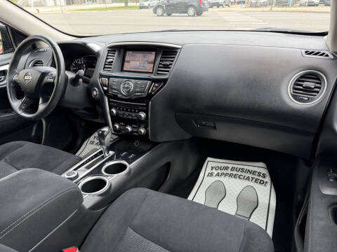 2016 Nissan Pathfinder SV