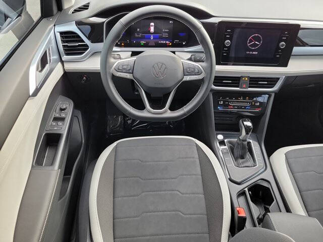 2025 Volkswagen Taos SE