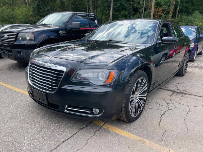 2014 Chrysler 300 S's photo
