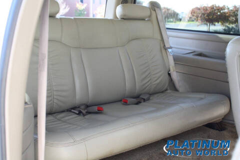 2002 Chevrolet Suburban 2500 LT