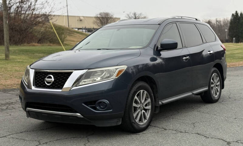 2016 Nissan Pathfinder S's photo