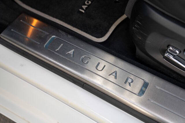 2012 Jaguar XJ 13