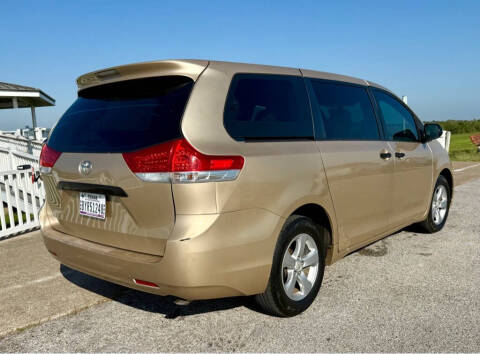 2011 Toyota Sienna Base 7-Passenger