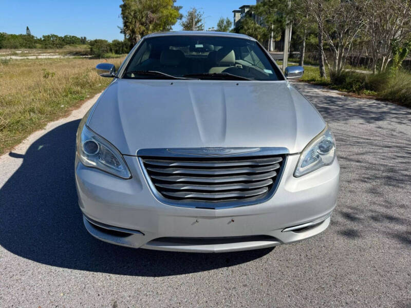 2011 Chrysler 200 Limited