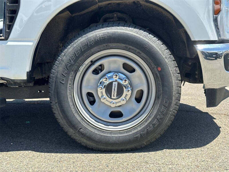 2025 Ford F-350 Super Duty XL