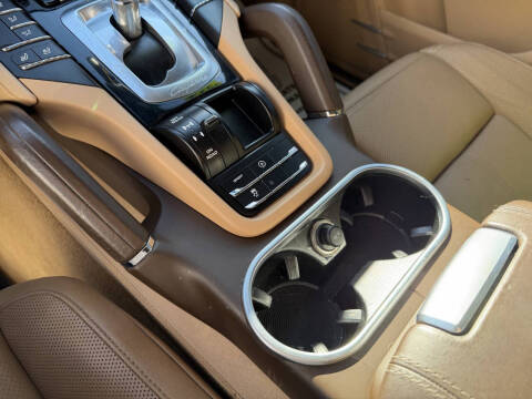 2017 Porsche Cayenne Platinum Edition