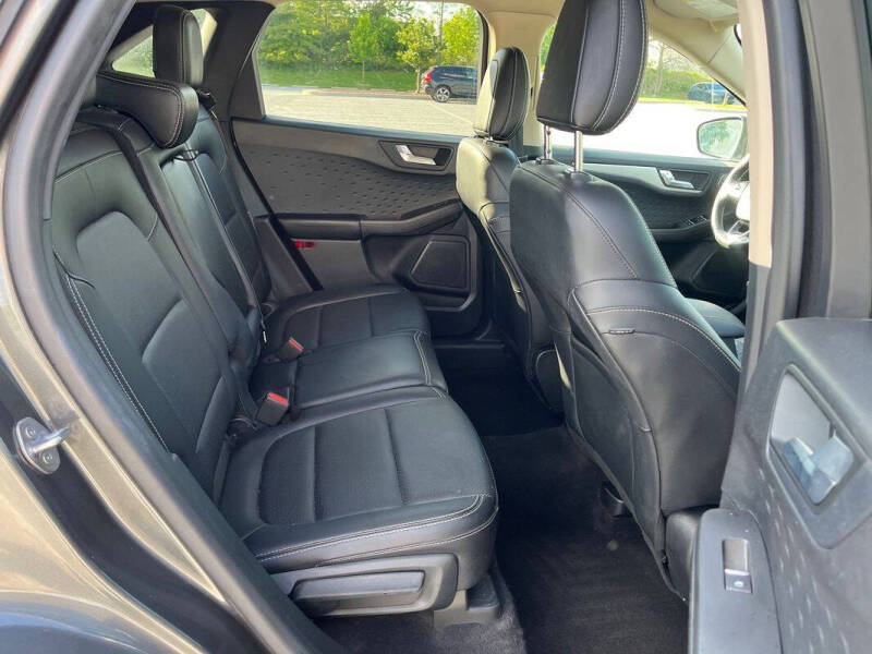 2020 Ford Escape SEL