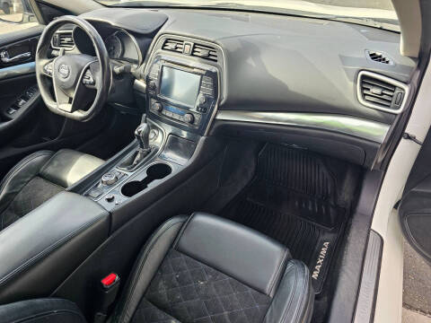 2017 Nissan Maxima 3.5 SR