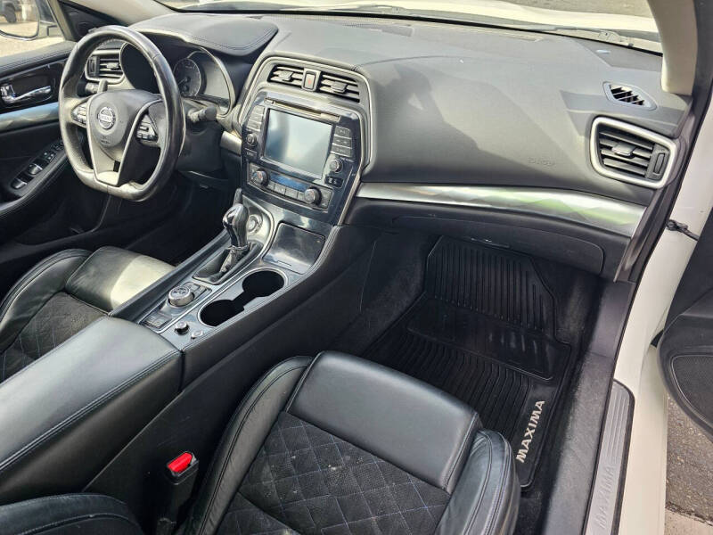 2017 Nissan Maxima 3.5 SR