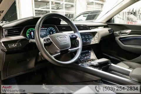 2024 Audi Q8 e-tron quattro Premium Plus