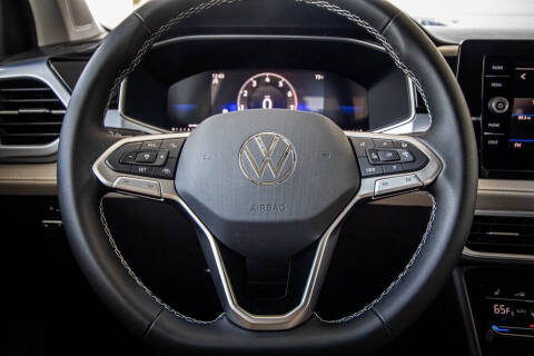 2026 Volkswagen Taos SE