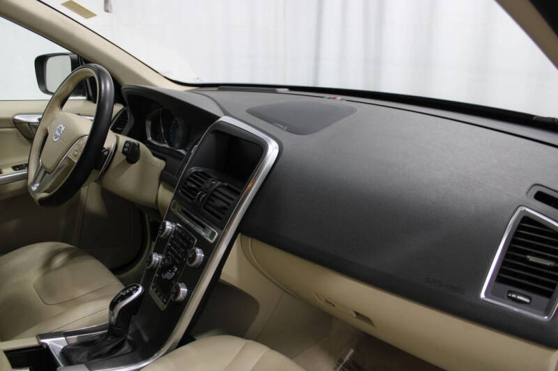 2015 Volvo XC60 T6 Platinum