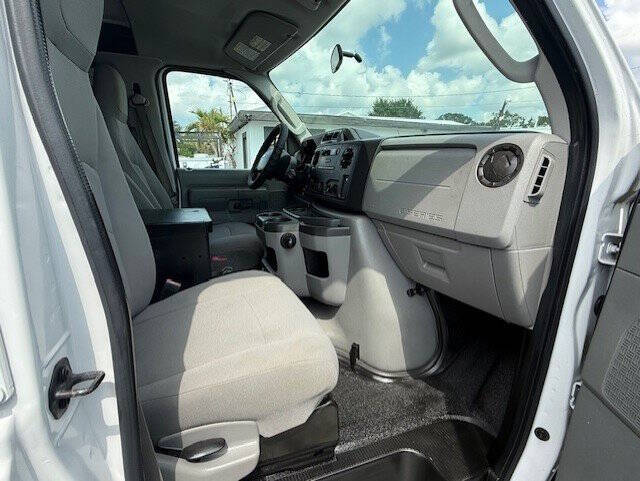 2014 Ford E-Series E-150