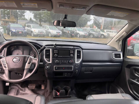 2017 Nissan Titan S