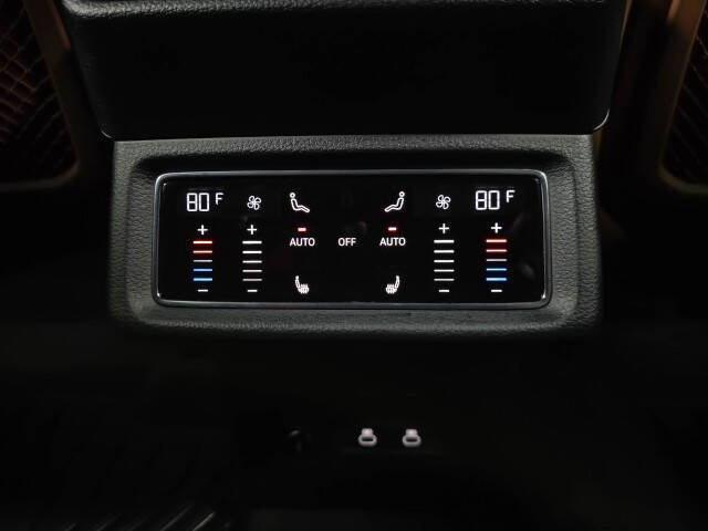 2022 Audi e-tron quattro Premium Plus