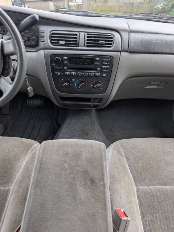 2006 Ford Taurus SE