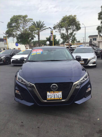 2022 Nissan Altima 2.5 SR