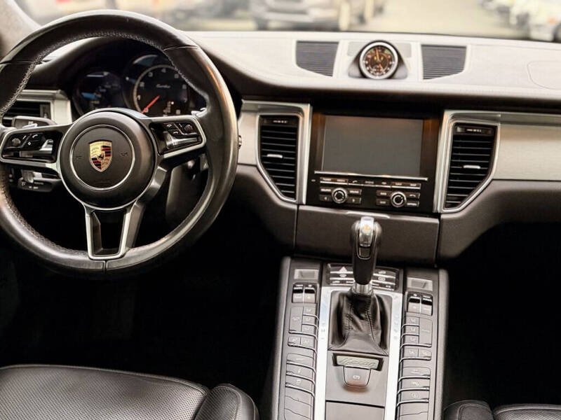 2016 Porsche Macan Turbo