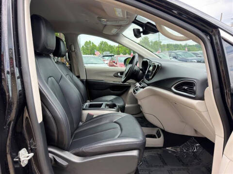 2024 Chrysler Pacifica Touring L